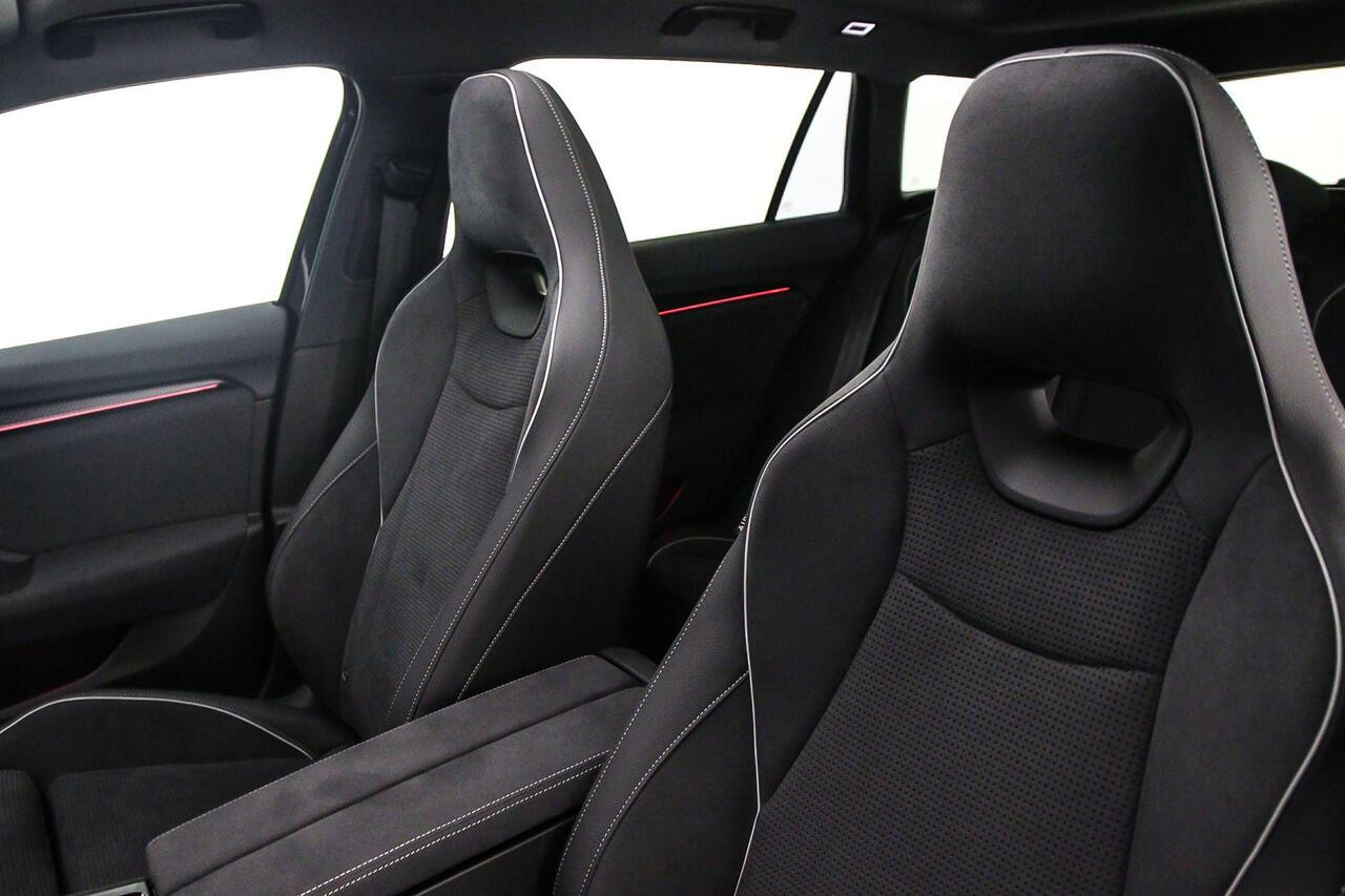 Skoda SUPERB Combi Sportline Business 1.5 TSI PHEV 204pk DSG Automaat Trekhaak, Panoramadak, Head up display, Adaptive cruise control, Achteruitrijcamera