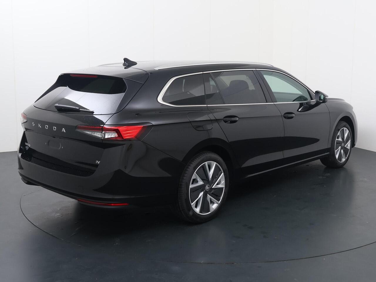 Skoda SUPERB Combi Business Edition 1.5 TSI PHEV 204 PK DSG | Trekhaak | Winterpakket | 18" lichtmetalen velgen | Chroom pakket |