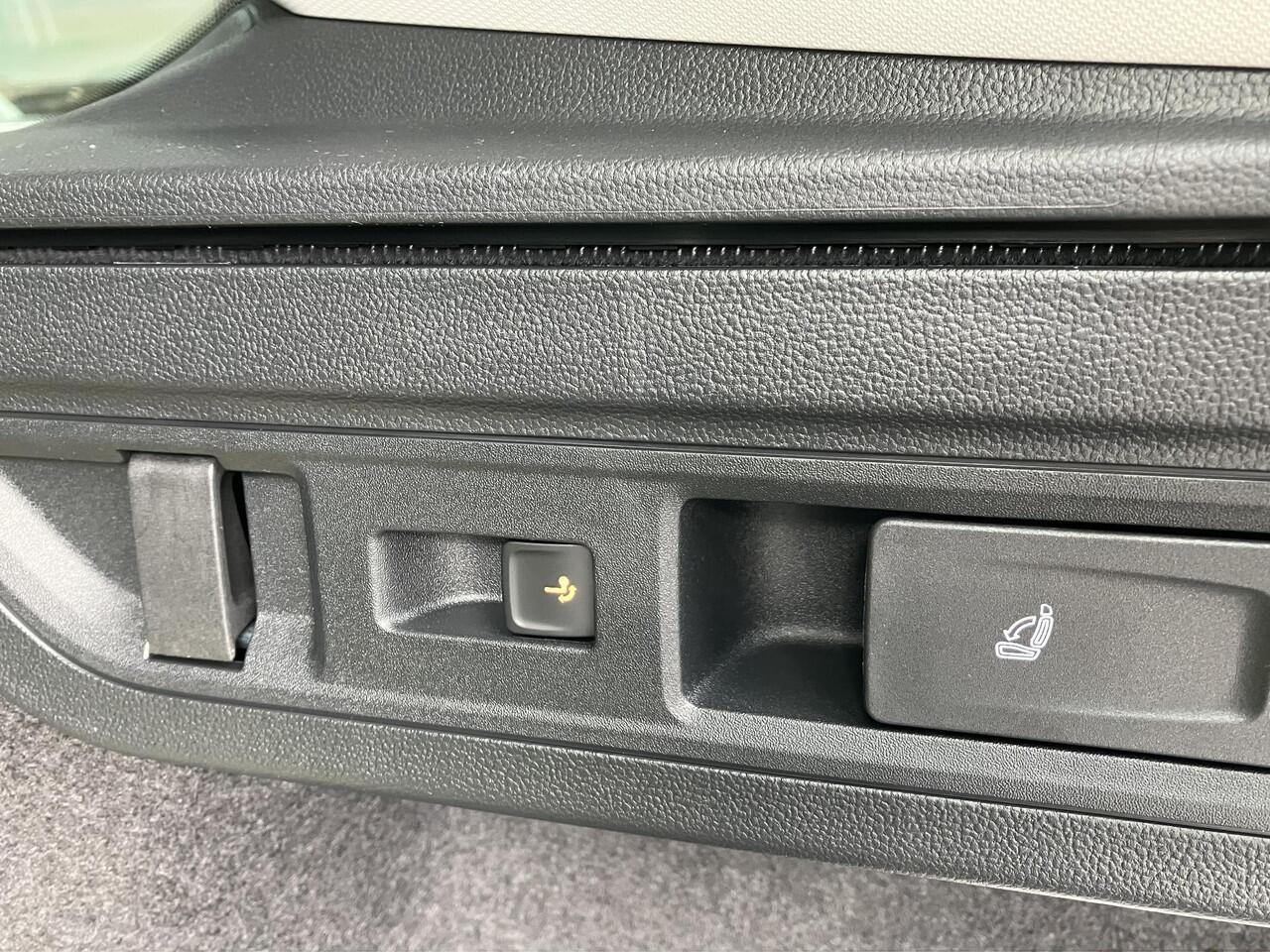 Skoda SUPERB Combi Business Edition 1.5 TSI PHEV 204 PK DSG | Trekhaak | Winterpakket | 18" lichtmetalen velgen | Chroom pakket |