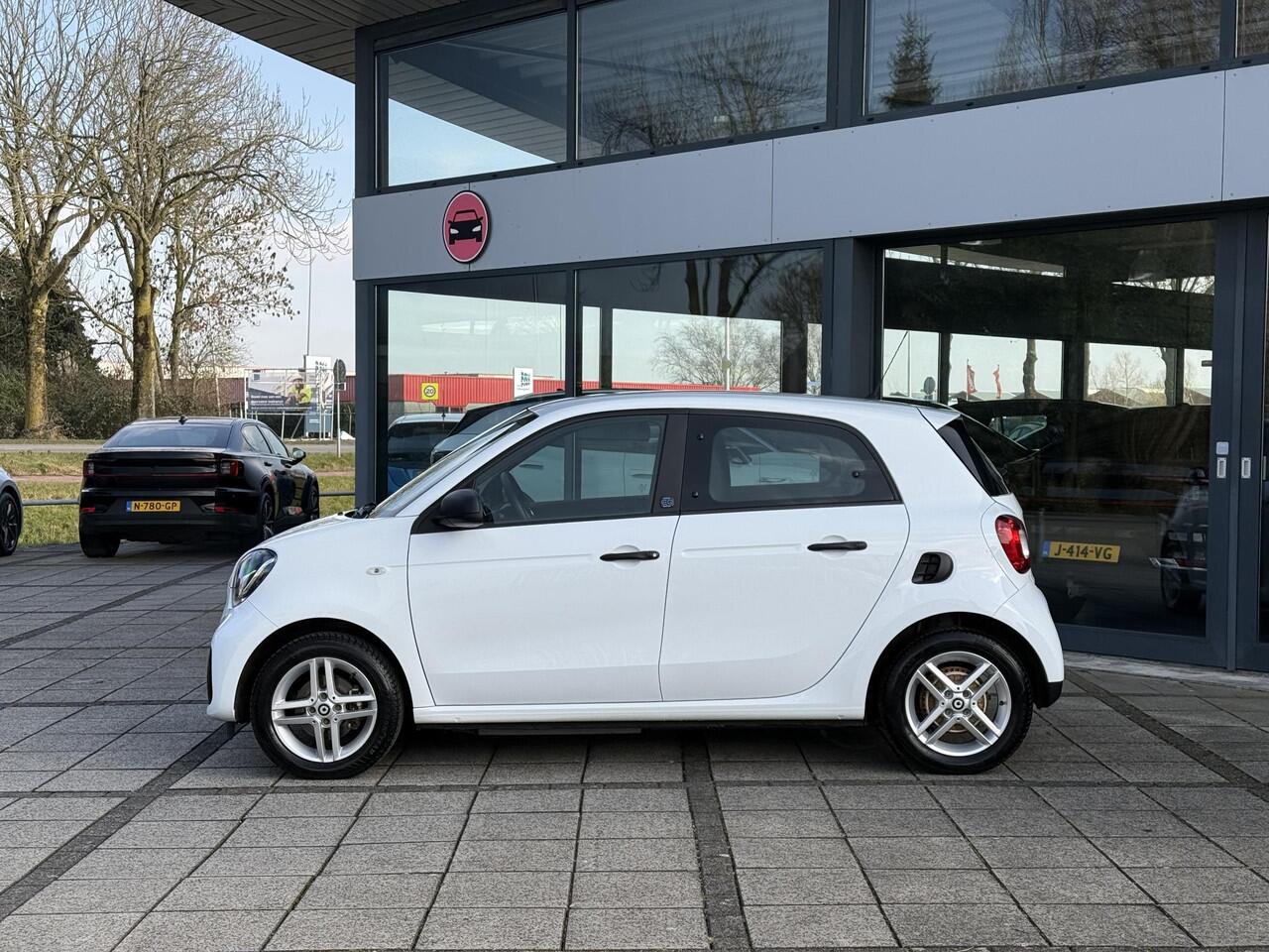 Smart EQ FORFOUR Aut. Edition ECC | 89% SOH | LMV | Leder |