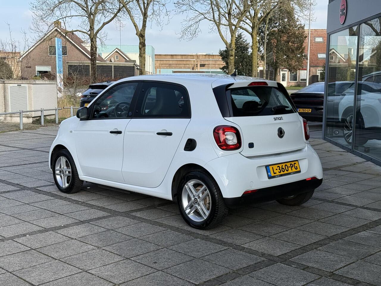 Smart EQ FORFOUR Aut. Edition ECC | 89% SOH | LMV | Leder |