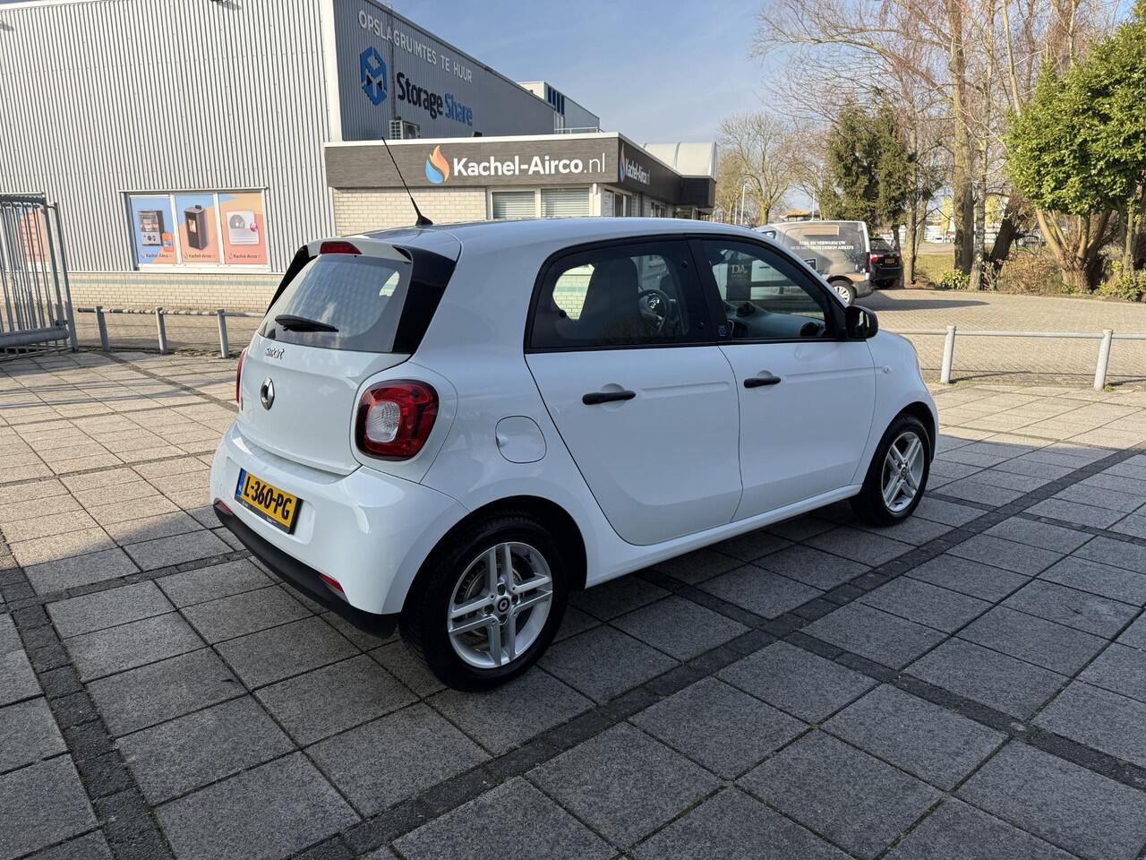 Smart EQ FORFOUR Aut. Edition ECC | 89% SOH | LMV | Leder |