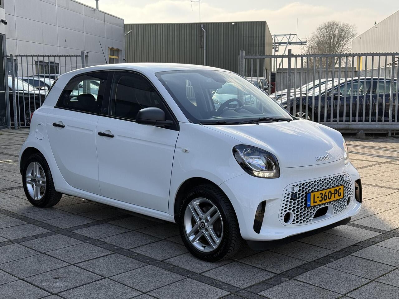 Smart EQ FORFOUR Aut. Edition ECC | 89% SOH | LMV | Leder |