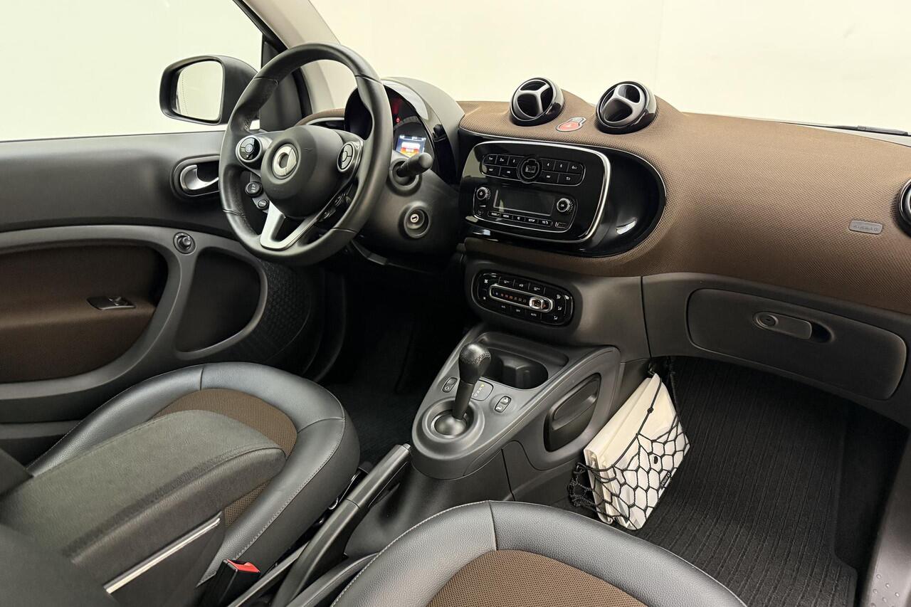 Smart FORTWO cabrio 1.0 Perfect Automaat Cabriolet | Climate control Stoelverwarming | Lichtmetalen velgen | Weinig kilometers | Radio | Bluetooth