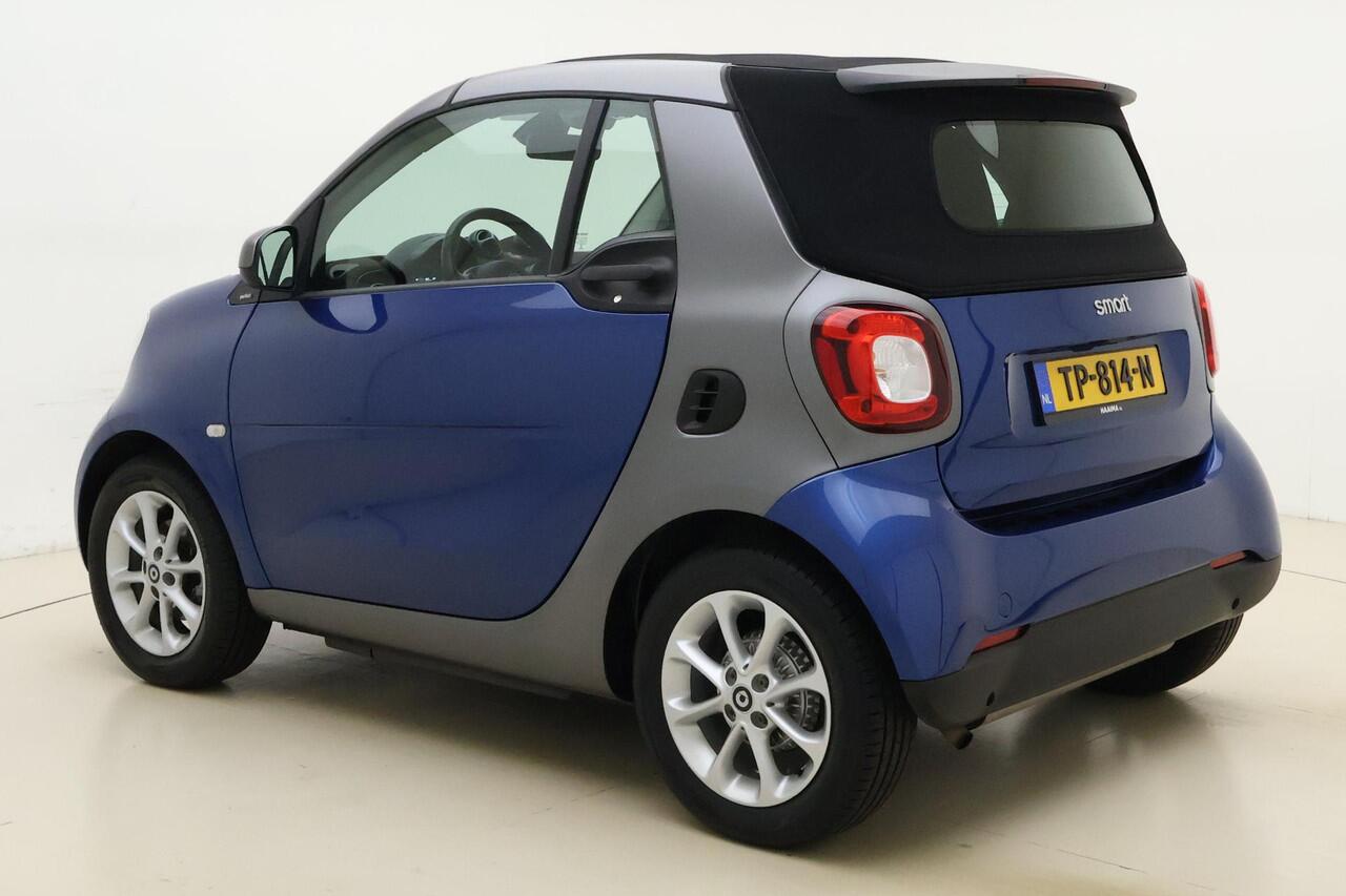 Smart FORTWO cabrio 1.0 Perfect Automaat Cabriolet | Climate control Stoelverwarming | Lichtmetalen velgen | Weinig kilometers | Radio | Bluetooth