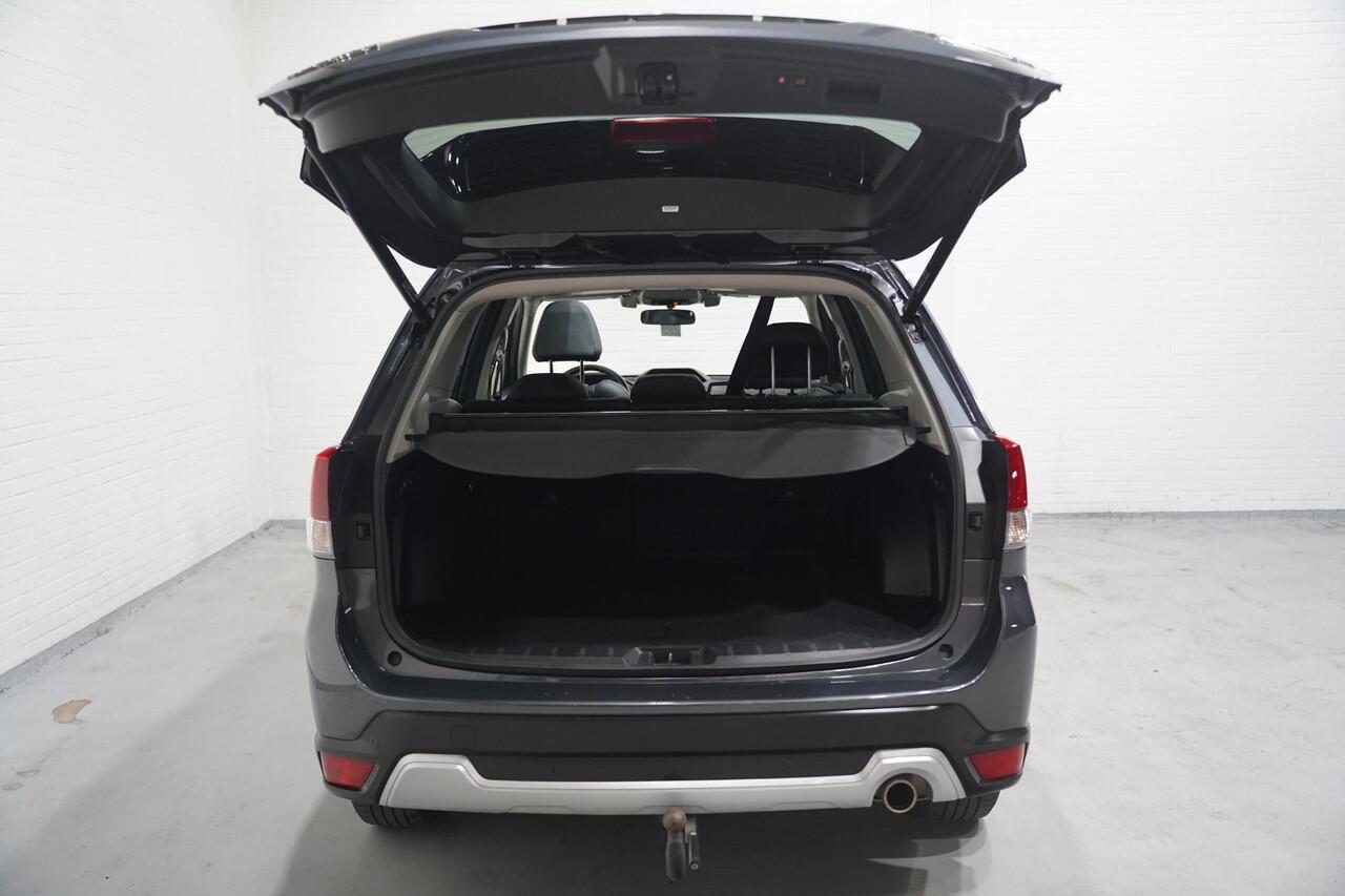 Subaru FORESTER 2.0i e-BOXER First Edition Leder Apple Carplay Schuifdak Camera Trekhaak NAP