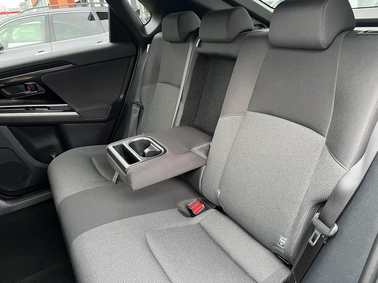 Subaru SOLTERRA EV 71 kWh | Apple Carplay & Android Auto | Climate Control | Navigatie | Lage KM-stand