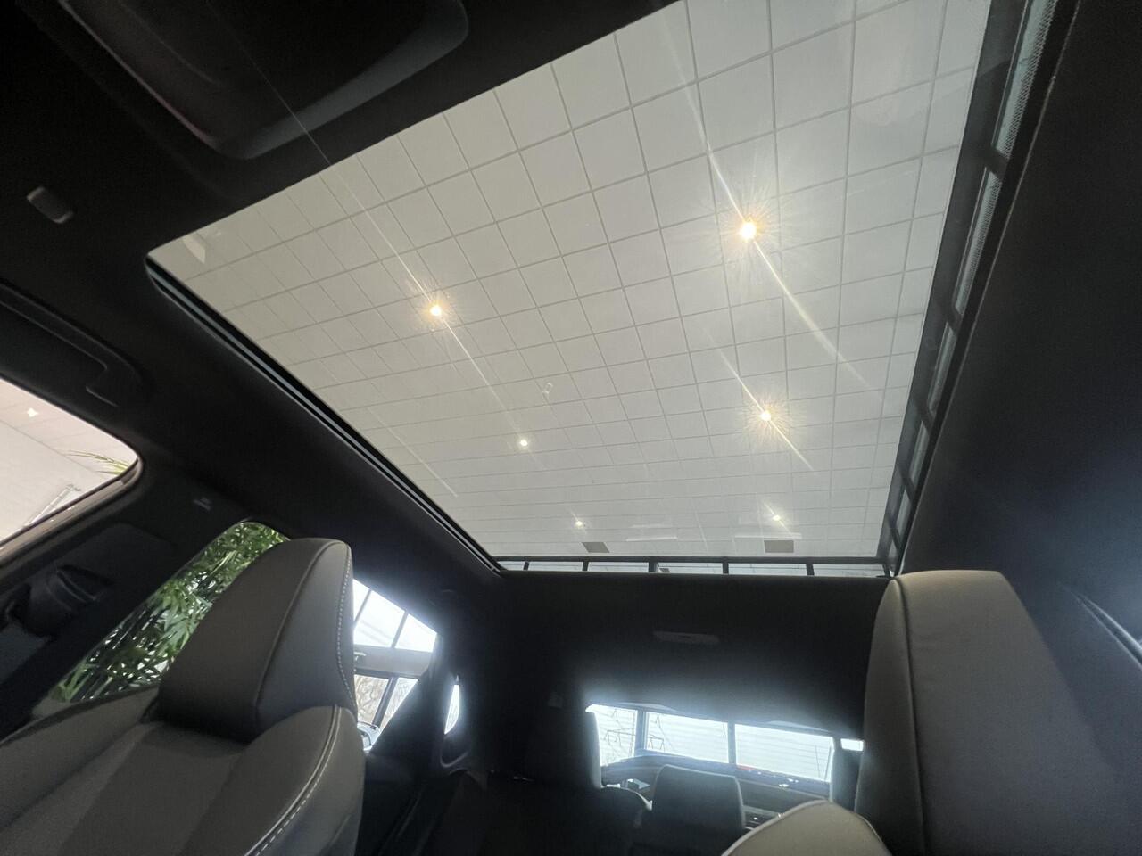 Subaru SOLTERRA 4E-xperience 73.1 kWh | NIEUW MODEL!!! | 100% Elektrisch | Uit Voorraad Leverbaar | Panoramisch Dak | Dubbelen Draadloze Telefoonoplader | Nieuw Multimedia Systeem