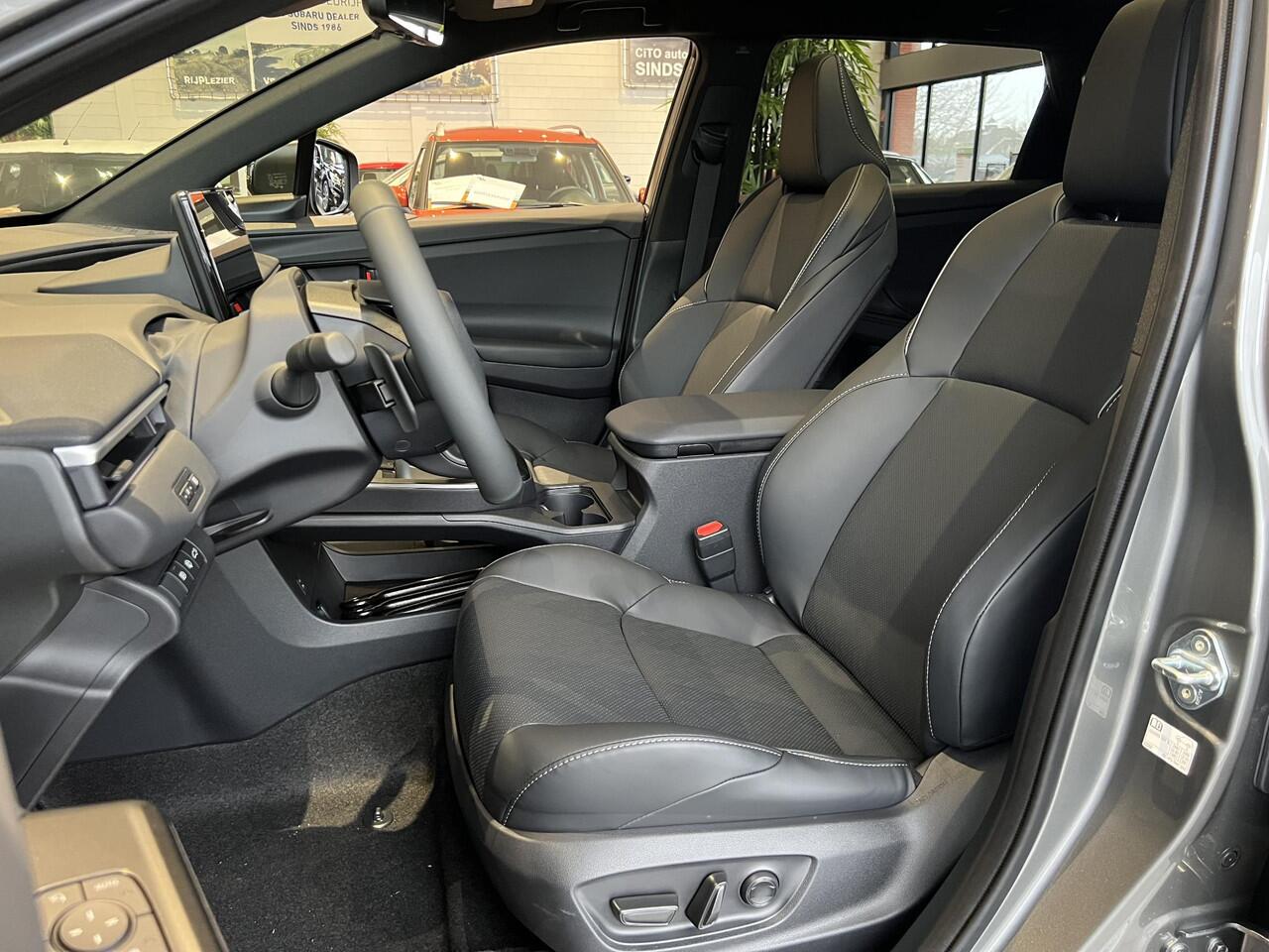 Subaru SOLTERRA 4E-xperience 73.1 kWh | NIEUW MODEL!!! | 100% Elektrisch | Uit Voorraad Leverbaar | Panoramisch Dak | Dubbelen Draadloze Telefoonoplader | Nieuw Multimedia Systeem