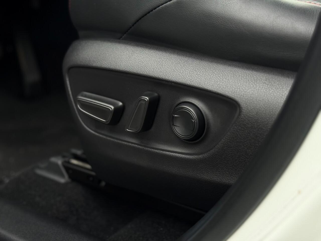 Suzuki Across 2.5 PLUG-IN HYBRIDE PHEV A/T