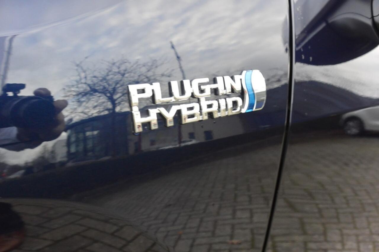 Suzuki Across 2.5 Stijl Plug inn Hybrid 4WD - Two-tone / Leder