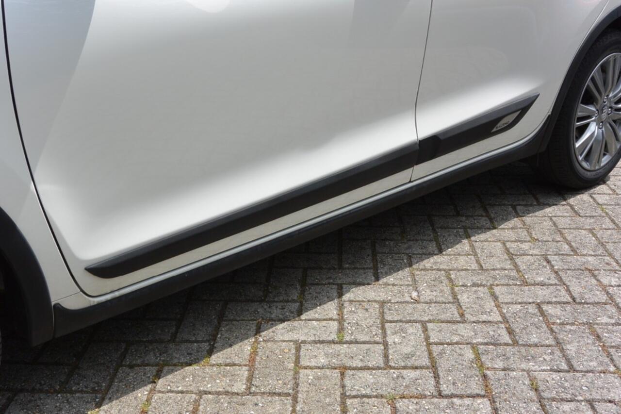 Suzuki BALENO 1.0 High Executive 5-deurs Stootlijstset