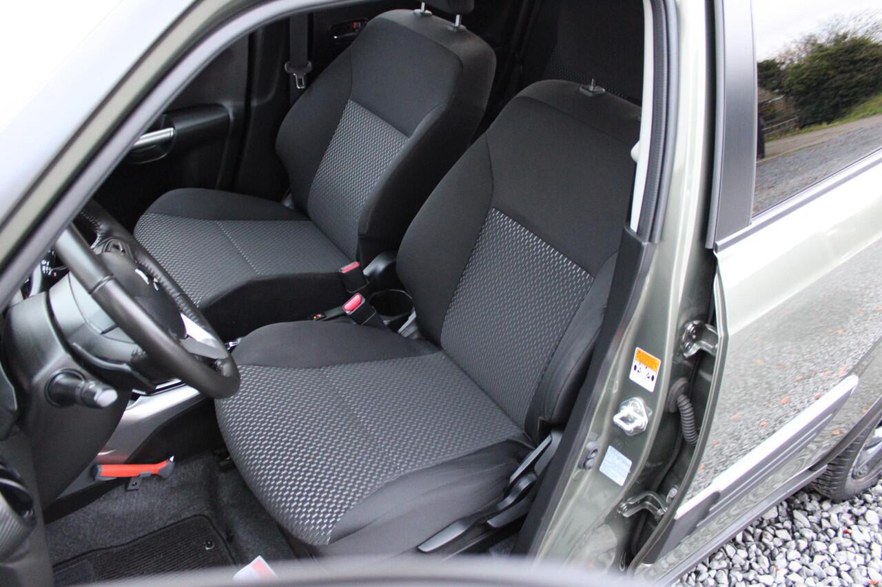 Suzuki IGNIS 1.2 Smart Hybrid Style Automaat, ORG NL, All-Seasons en Dealer onderhouden, Stijl uitvoering!