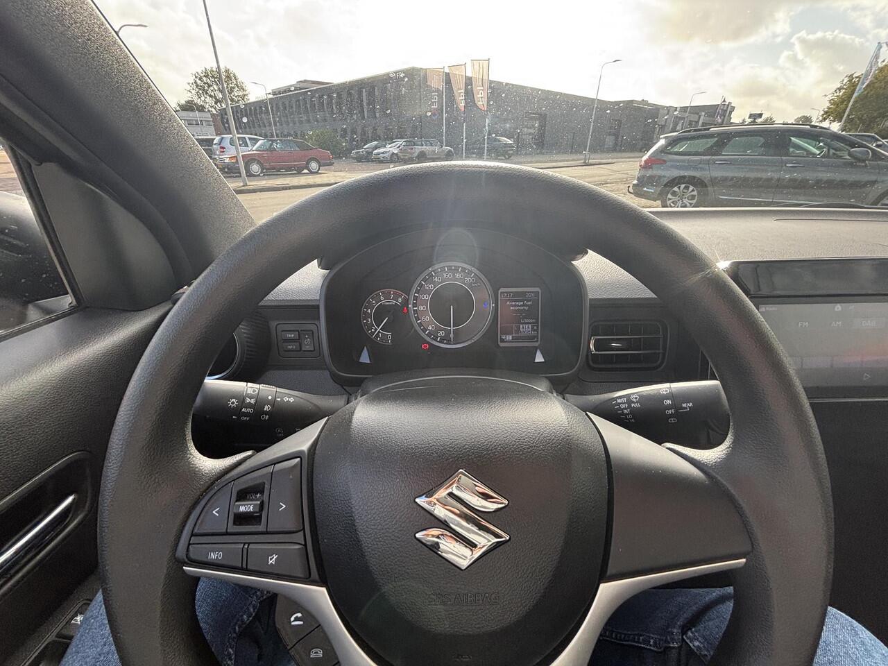 Suzuki IGNIS 1.2 Smart Hybrid Select | Spoiler | Navigatie