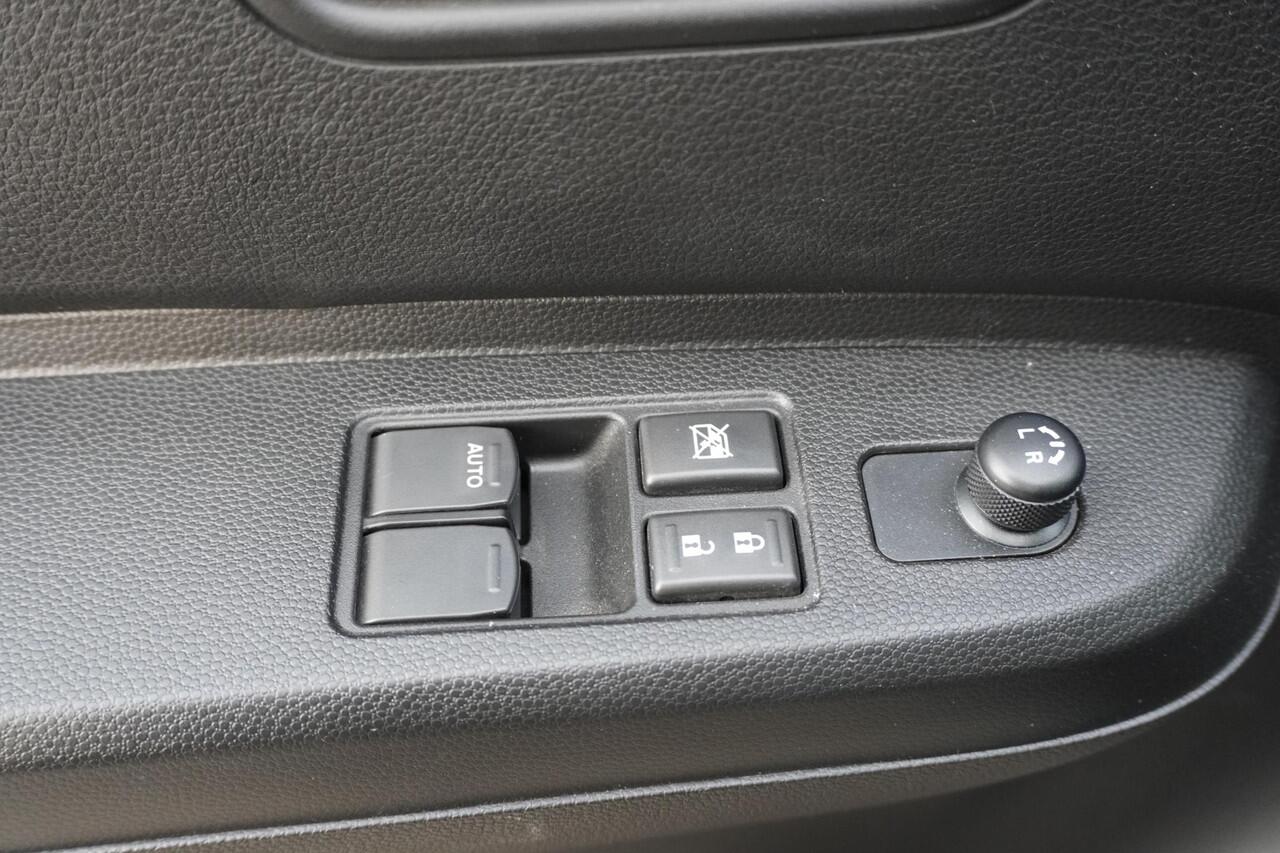 Suzuki IGNIS 1.2 Smart Hybrid Select | Spoiler | Navigatie