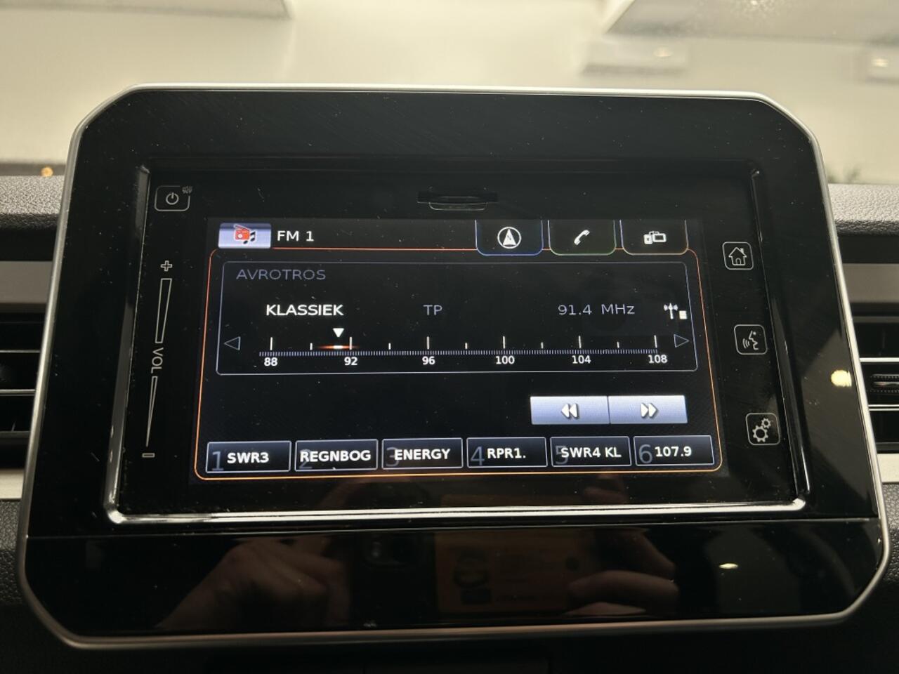 Suzuki IGNIS 1.2 Smart Hybride Style [ CRUISE I NAVI I CLIMMA I CAMERA ]