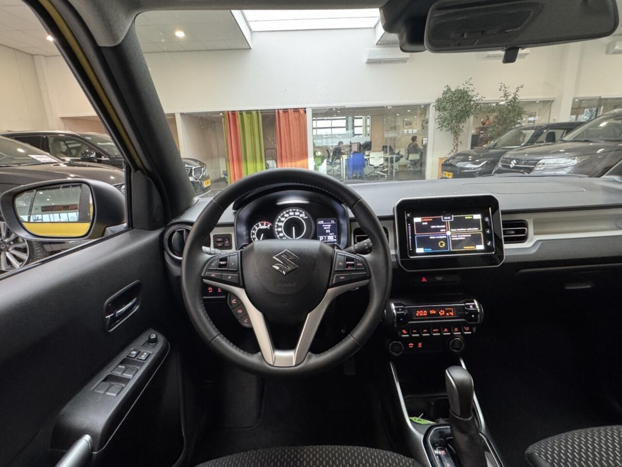 Suzuki IGNIS 1.2 Smart Hybride Style [ CRUISE I NAVI I CLIMMA I CAMERA ]