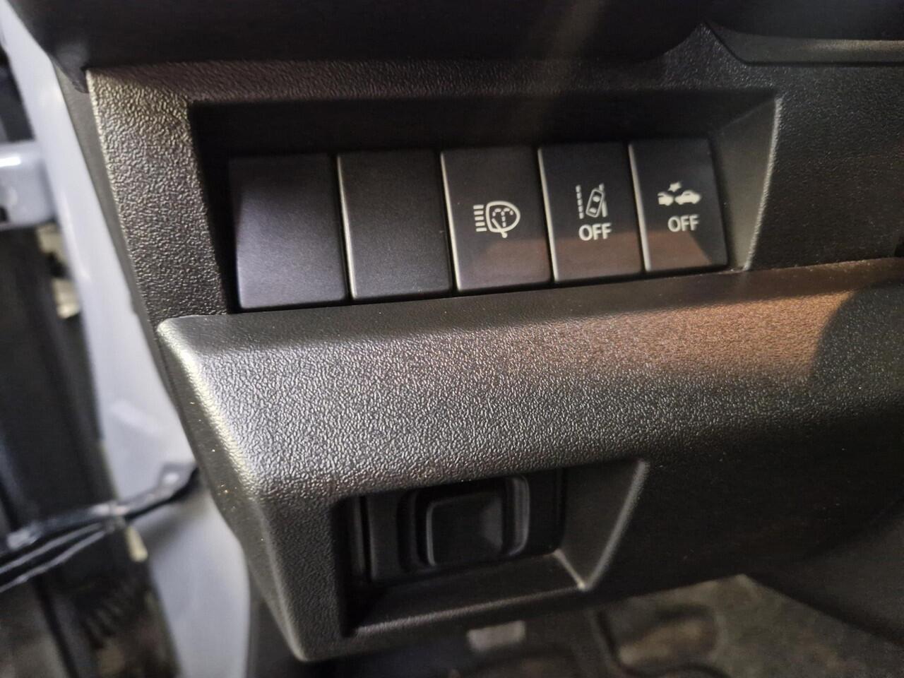 Suzuki JIMNY 1.5 Style | Trekhaak | 4 Persoons | Navigatie | RIJKLAARPRIJS!