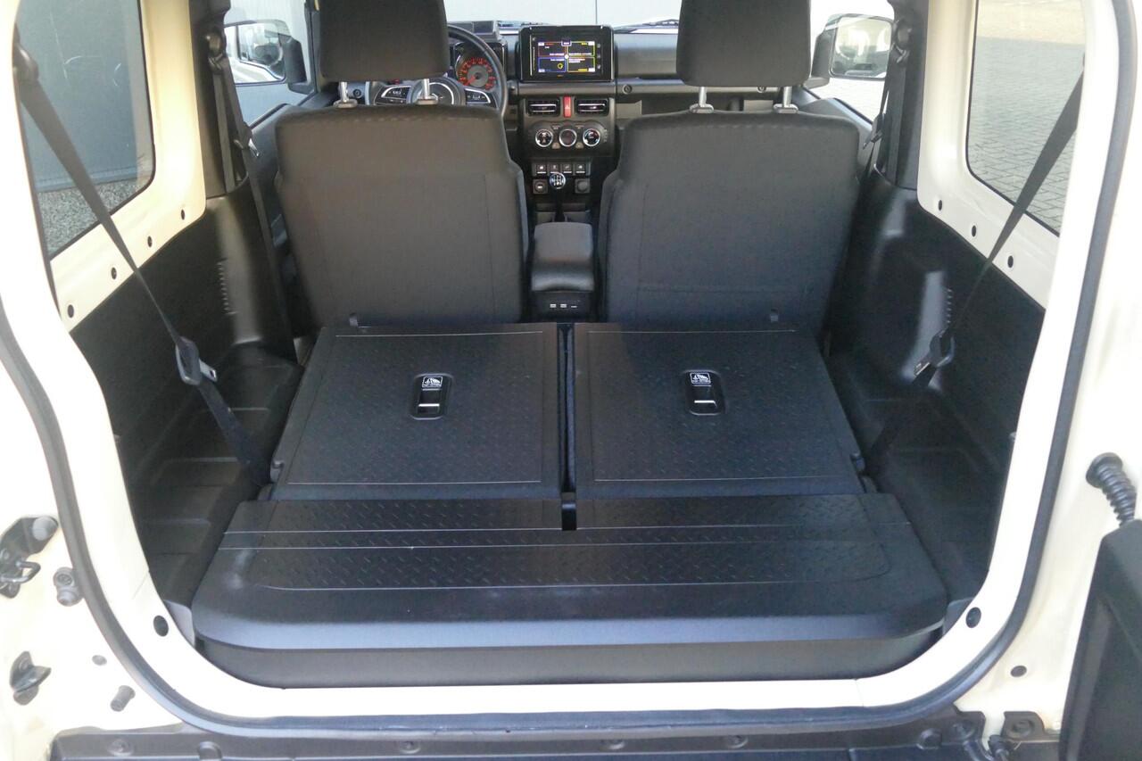 Suzuki JIMNY 1.5 Stijl | 4x4 | Navi | 4 persoons | Camera | Cruise Control | Rijklaarprijs!