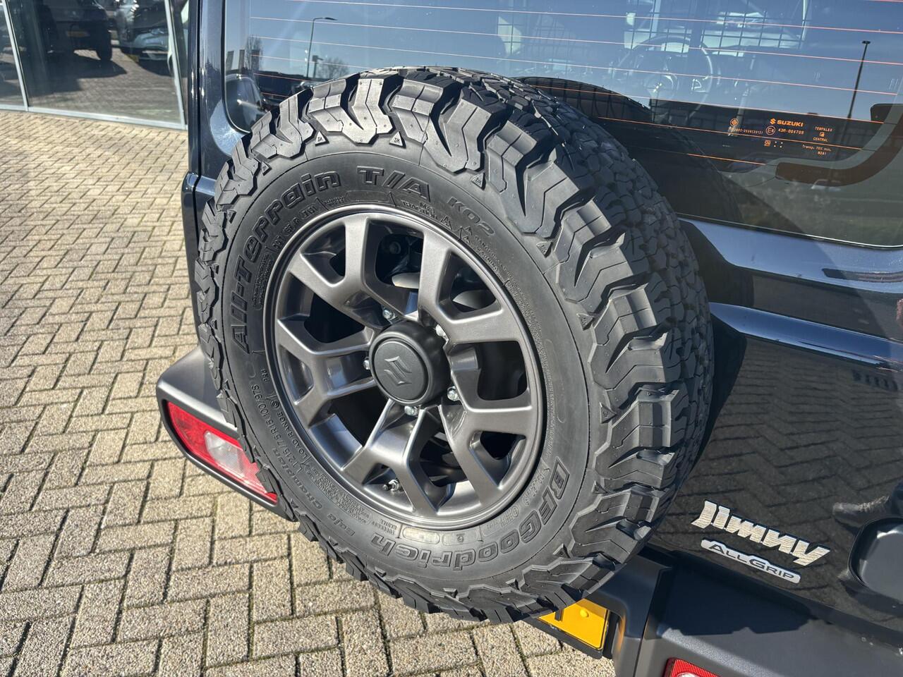 Suzuki JIMNY 1.5 Professional | NL-Auto | Bullbar | Sidebars | Lederen bekleding | Apple CarPlay & Android Auto