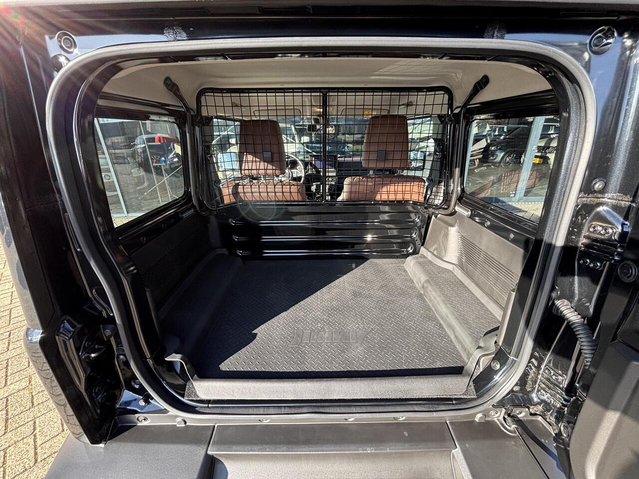 Suzuki JIMNY 1.5 Professional | NL-Auto | Bullbar | Sidebars | Lederen bekleding | Apple CarPlay & Android Auto