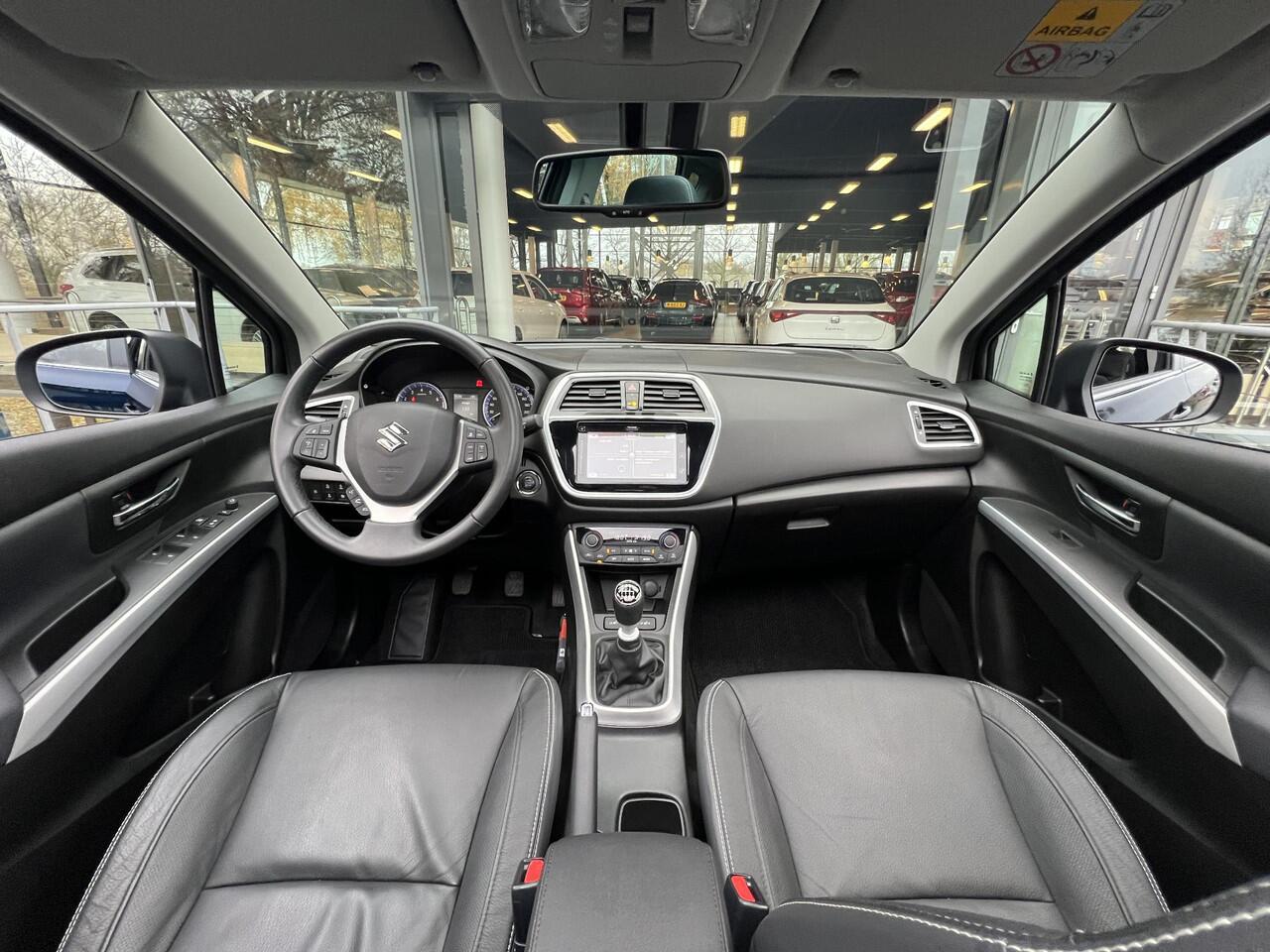 Suzuki S-Cross 1.4 Boosterjet Style Smart Hybrid | Panoramadak | navigatie | Achteruitrijcamera