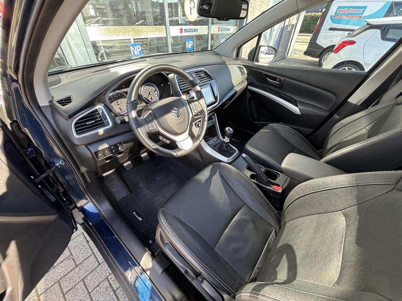 Suzuki S-Cross 1.4 Boosterjet Style Smart Hybrid | Panorama open schuif dak | Trekhaak |