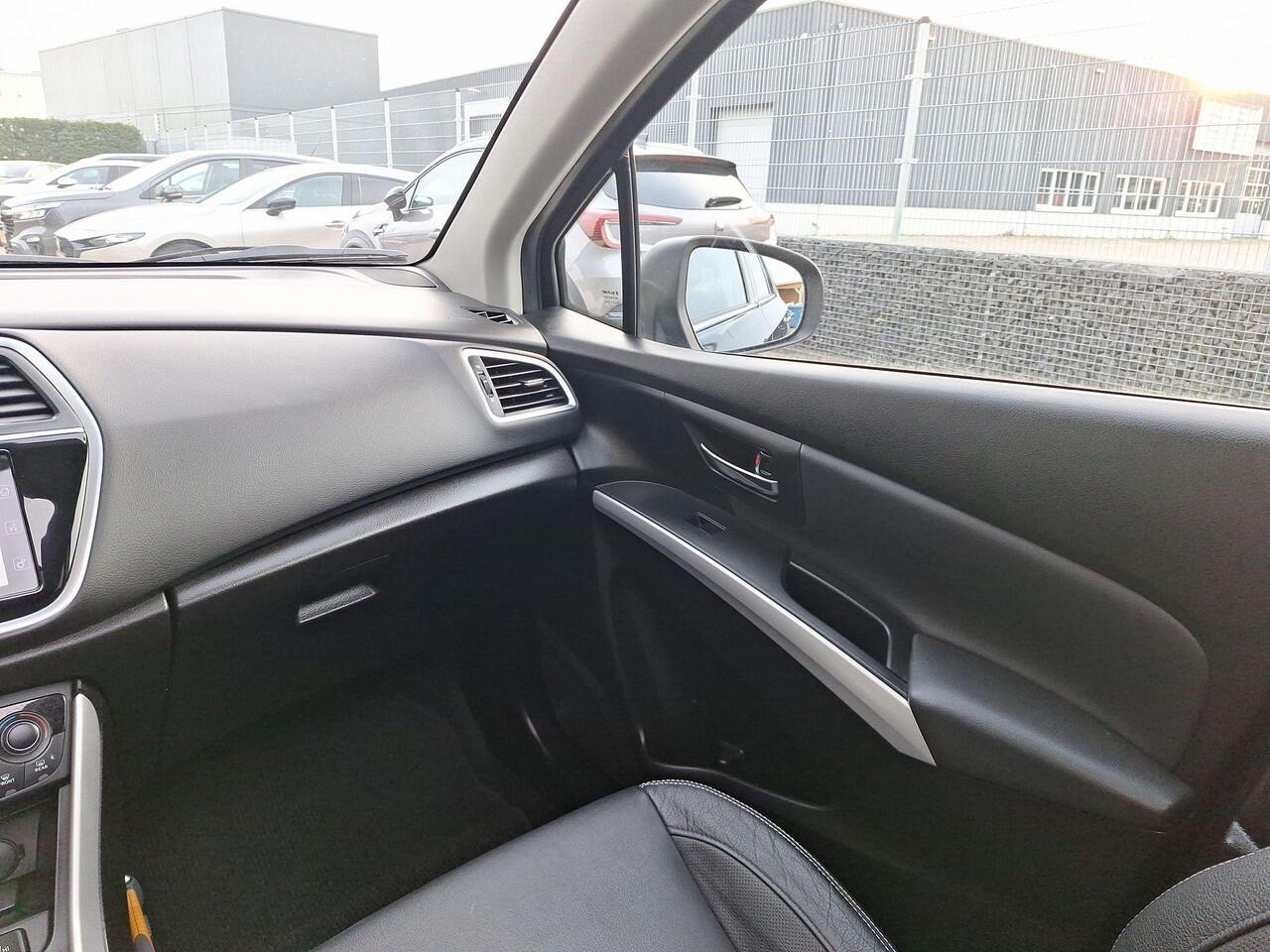 Suzuki S-Cross 1.4 Boosterjet Style Smart Hybrid | NL-Auto | Navigatie | Camera | Stoel Verwarming | Panorama Dak | LM-velgen | Trekhaak | 1e Eigenaar | Dealer onderhouden