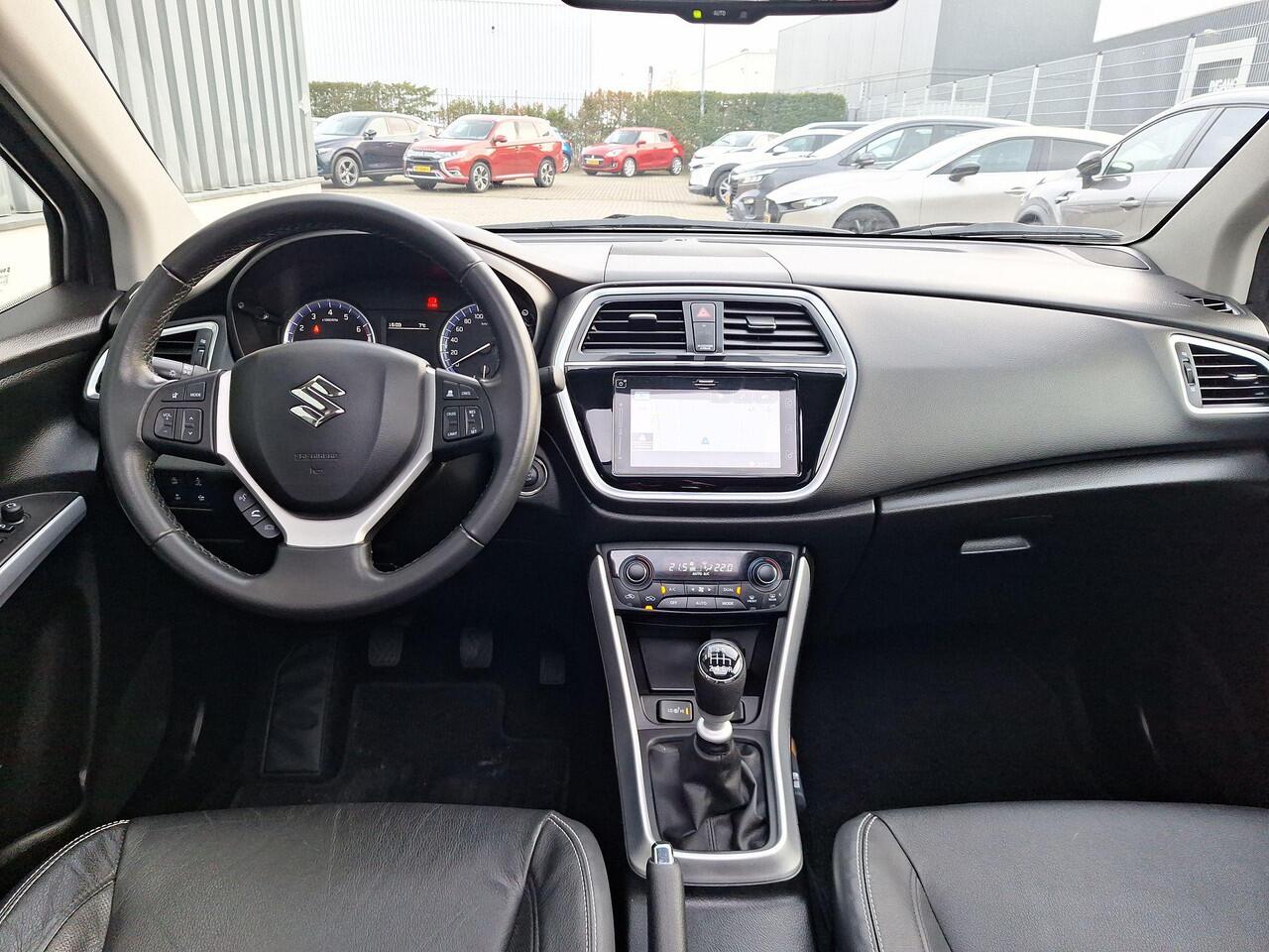 Suzuki S-Cross 1.4 Boosterjet Style Smart Hybrid | NL-Auto | Navigatie | Camera | Stoel Verwarming | Panorama Dak | LM-velgen | Trekhaak | 1e Eigenaar | Dealer onderhouden