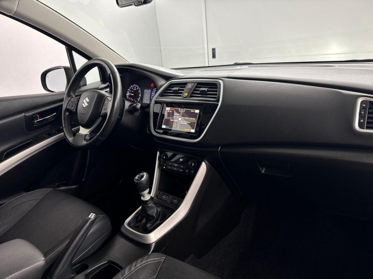 Suzuki S-Cross 1.4 Boosterjet Style Smart Hybrid | Navigatie | Lederen Bekleding | Adaptieve Cruise Control