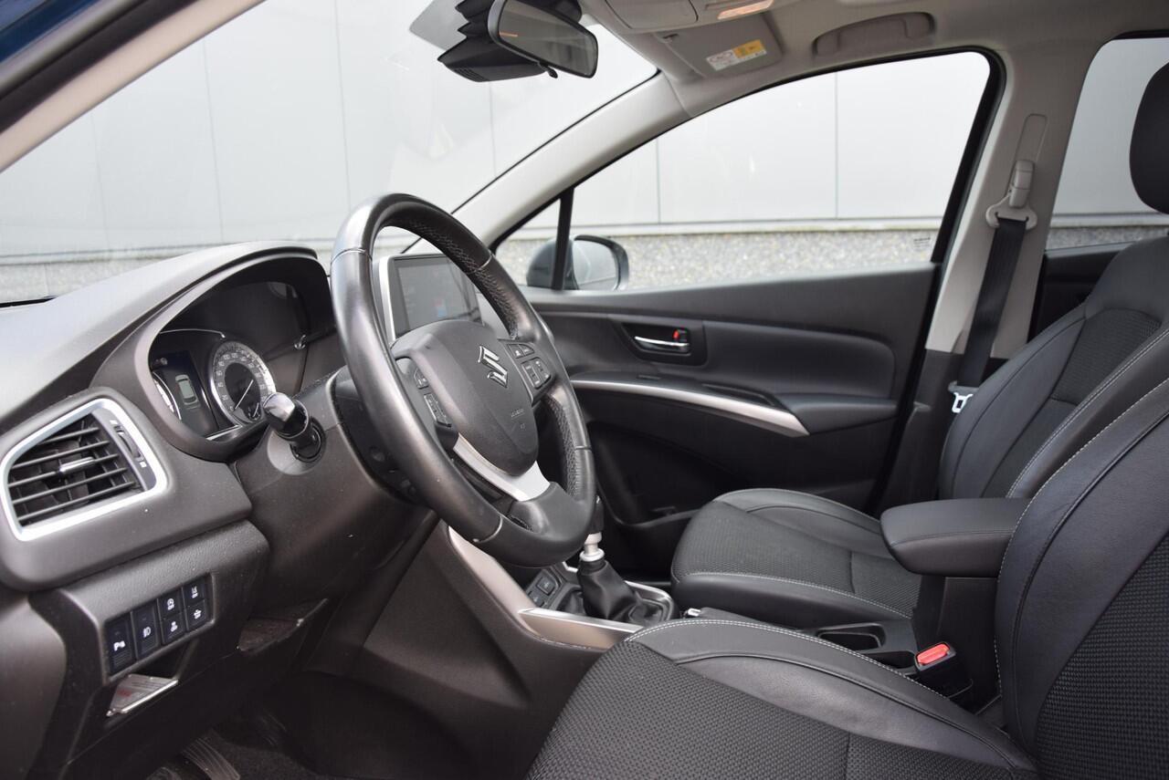 Suzuki S-Cross 1.4 Boosterjet Style Smart Hybrid | 1500kg-trekgewicht | 360 graden camera | elektrisch glazen panorama-dak |