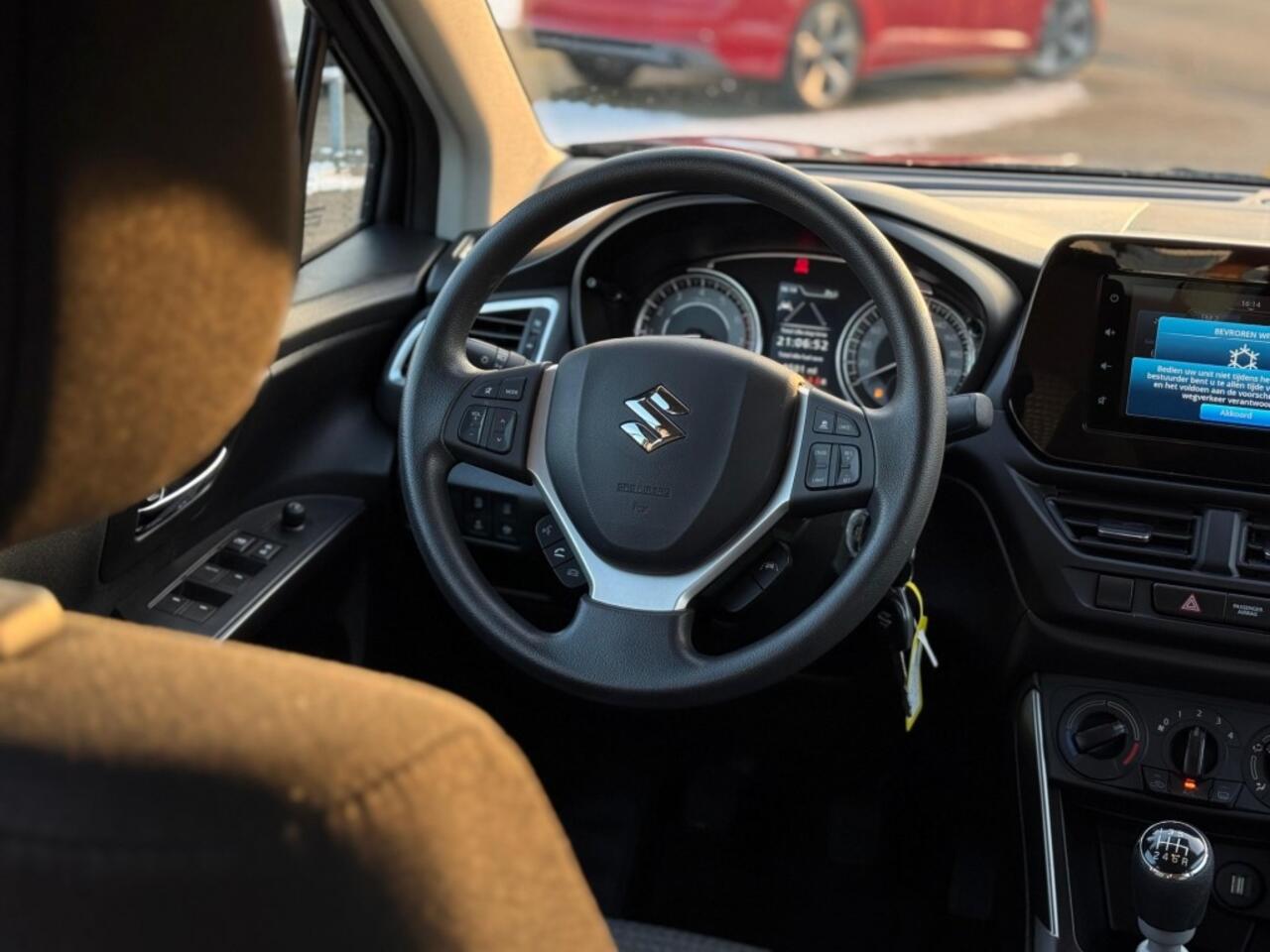 Suzuki S-Cross 1.4 COMFORT SMART HYBRID CAMERA LM