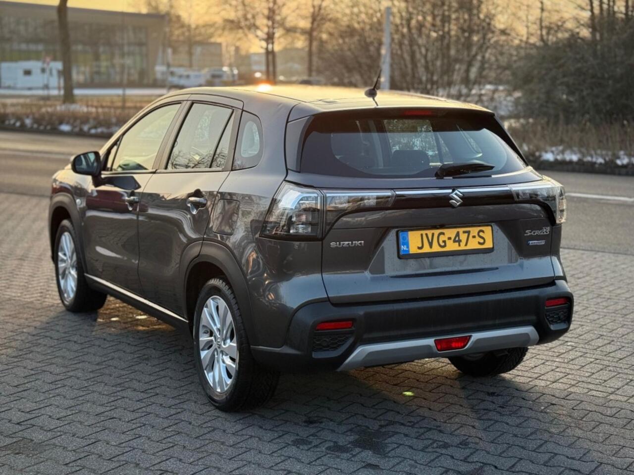 Suzuki S-Cross 1.4 COMFORT SMART HYBRID CAMERA LM