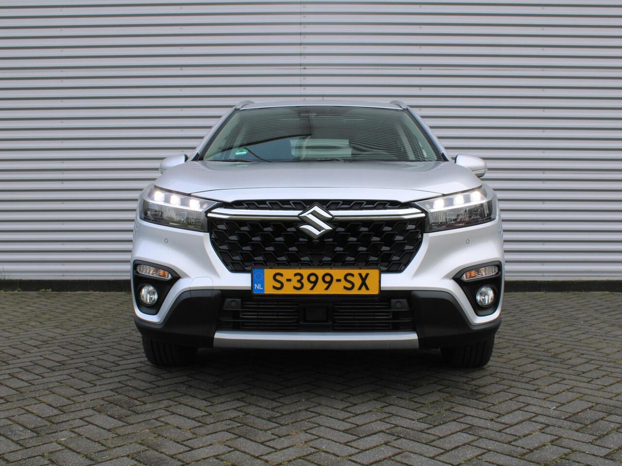 Suzuki S-Cross 1.4 Boosterjet Style Smart Hybrid | Trekhaak | 17" LM | Cruise adapt. | Stoelverwarming | Pano dak | Camera rondom | Clima | Navi |