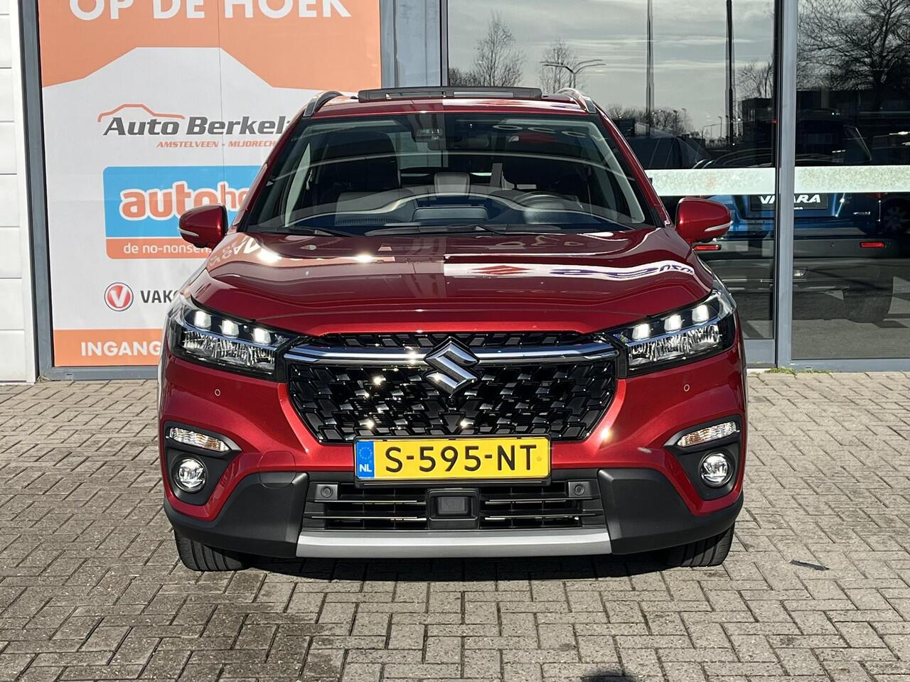 Suzuki S-Cross 1.5 Hybrid Style | Panoramisch open schuifdak | Trekhaak afneembaar |
