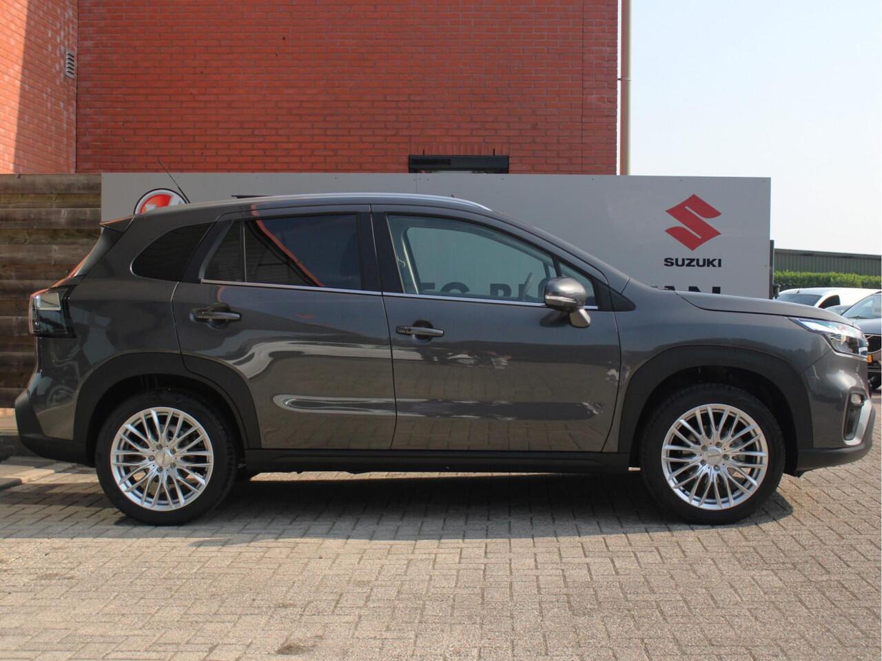 Suzuki S-Cross 1.4 Boosterjet Style Smart Hybrid 6 Jaar Garantie! Elektrisch Panoramadak, 360° Camera, Navigatie, Parkeersensoren Voor en Achter, All-Season Banden