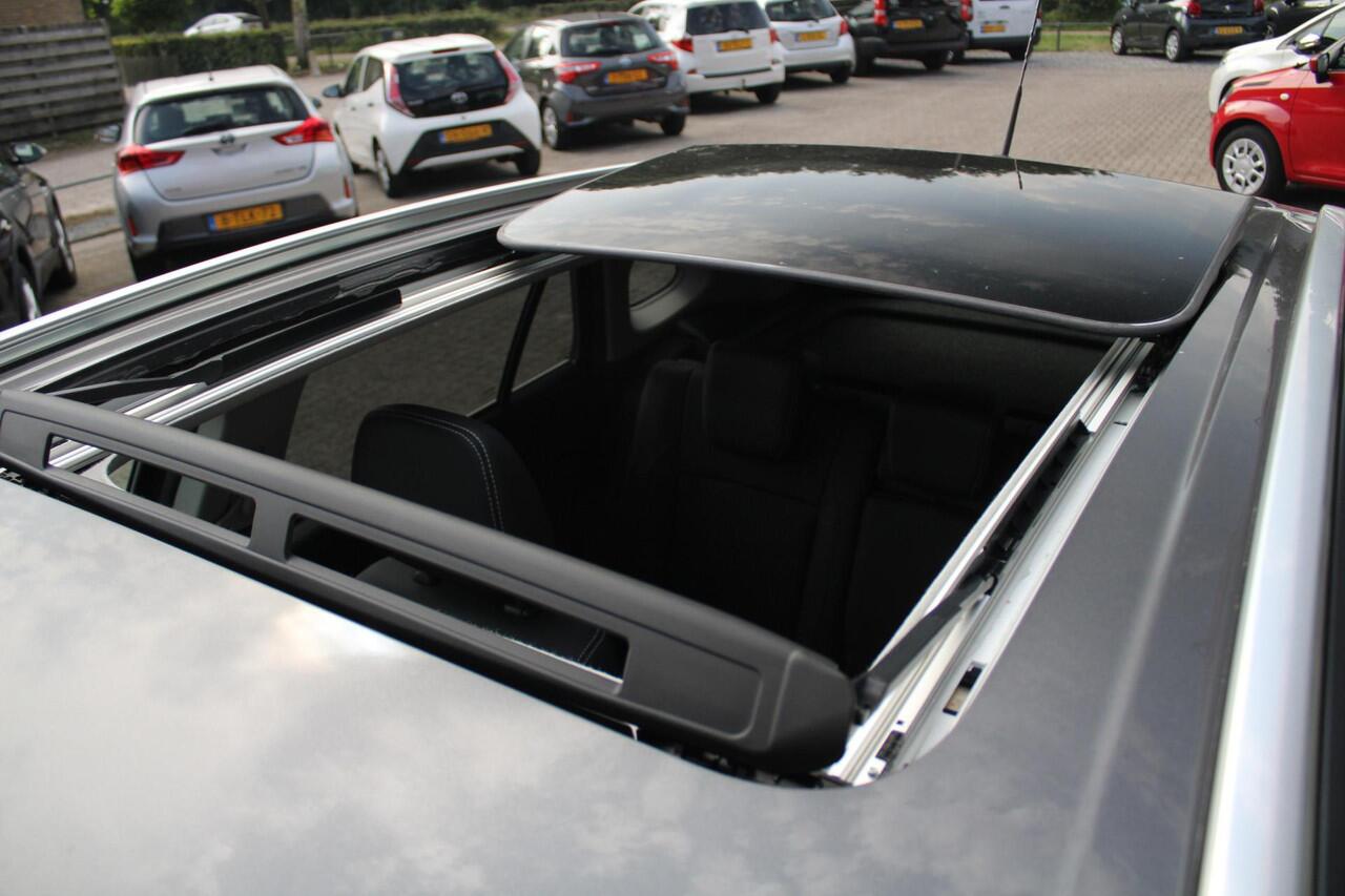 Suzuki S-Cross 1.4 Boosterjet Style Smart Hybrid 6 Jaar Garantie! Elektrisch Panoramadak, 360° Camera, Navigatie, Parkeersensoren Voor en Achter, All-Season Banden