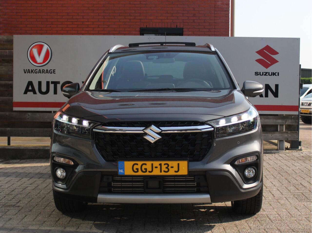 Suzuki S-Cross 1.4 Boosterjet Style Smart Hybrid 6 Jaar Garantie! Elektrisch Panoramadak, 360° Camera, Navigatie, Parkeersensoren Voor en Achter, All-Season Banden