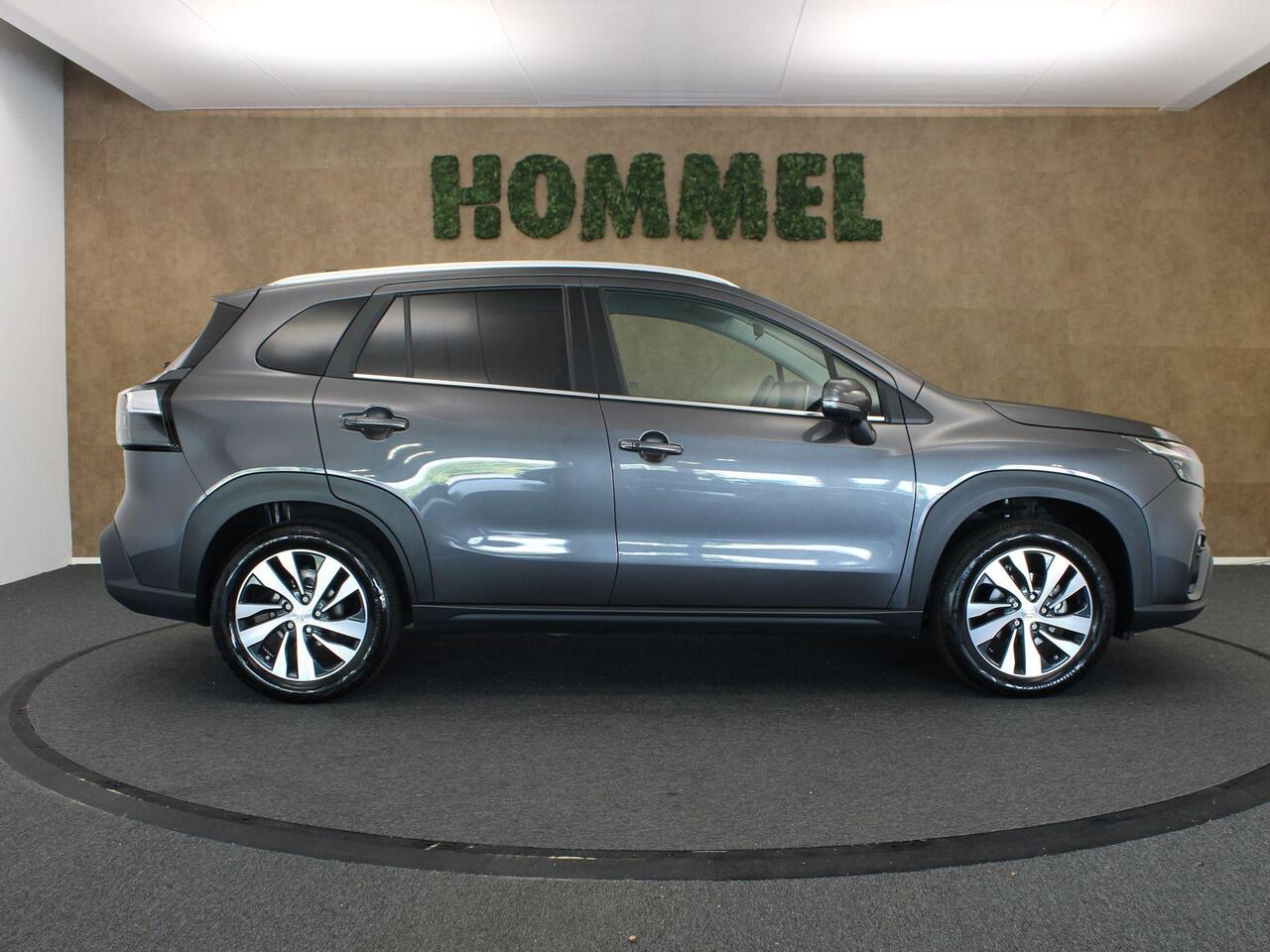 Suzuki S-Cross 1.5 Hybrid Style - AFNEEMBARE TREKHAAK 1200KG GEREMD TREKGEWICHT - PARKEERSENSOREN VOOR EN ACHTER - 360 GRADEN CAMERA - DODEHOEK DETECTIE - STOEL VERWARMING - NAVIGATIE - APPLE CARPLAY/ANDROID AUTO - KEYLESS ENTRY & START