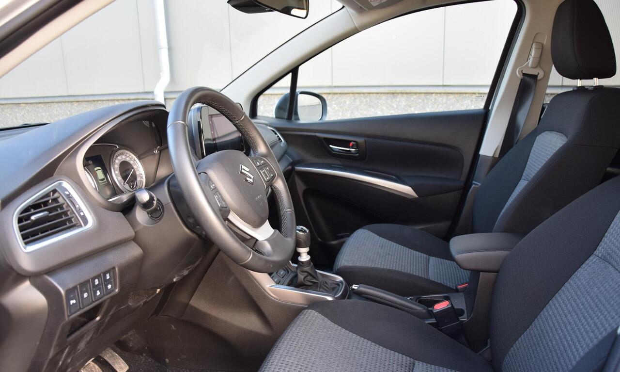 Suzuki S-Cross 1.4 Boosterjet Select Smart Hybrid | 1500 kg trekgewicht | tot 10 jaar garantie!! | Parkeersensoren |