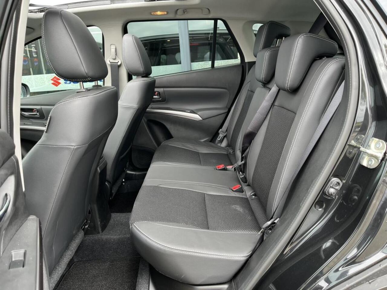 Suzuki S-Cross 1.4 Boosterjet Style Smart Hybrid Panoramadak | Nu met Gratis Trekhaak !| 1500 KG trekgewicht |