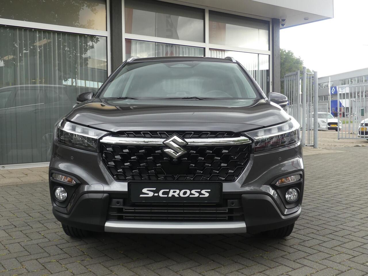 Suzuki S-Cross 1.4 Boosterjet Style Smart Hybrid NIEUWE AUTO, UIT VOORRAAD LEVERBAAR S-Cross Stijl uitvoering, 360 Camera, Climate control, Adaptive Cruise Control, Apple Carplay / Android Auto