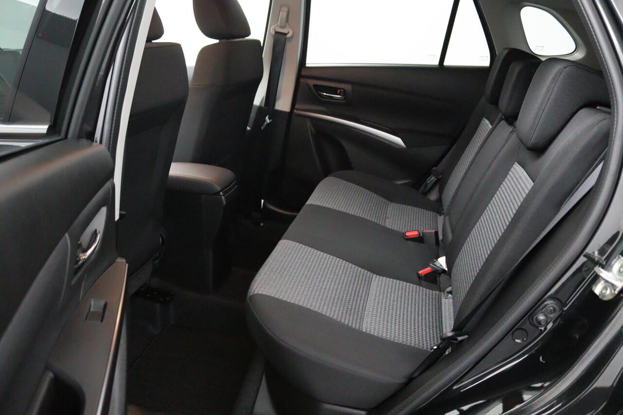 Suzuki S-Cross 1.4 Boosterjet Select Smart Hybrid | Nieuwe Auto met Nieuwste Motor | Parkeersensoren Rondom | Dodehoek Detectie | Stoelverwarming | Keyless Entry |