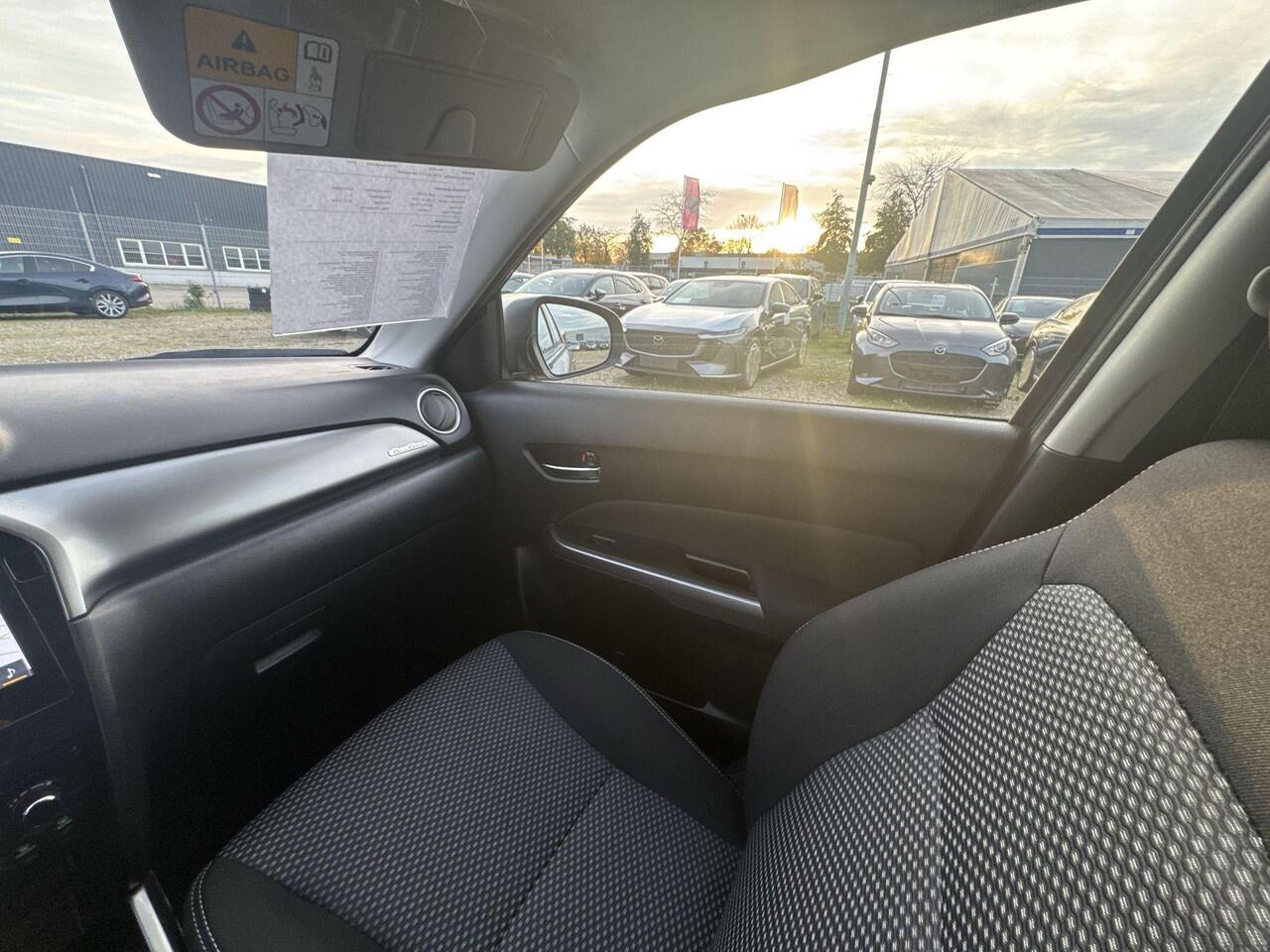 Suzuki S-Cross 1.4 Boosterjet Style Smart Hybrid | Rijklaar | Schuifdak | Apple Carplay | Cruise Adaptief