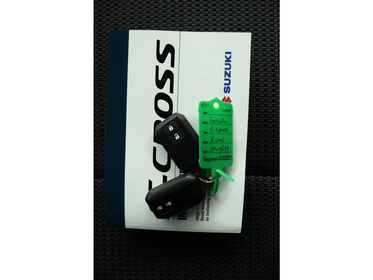 Suzuki S-Cross 1.4 Boosterjet Style Hybrid | Climate control | Cruise control adaptive | Navigatie | Apple carplay, Android auto | 360 gr. camera | Stoelverwarming | Leder |