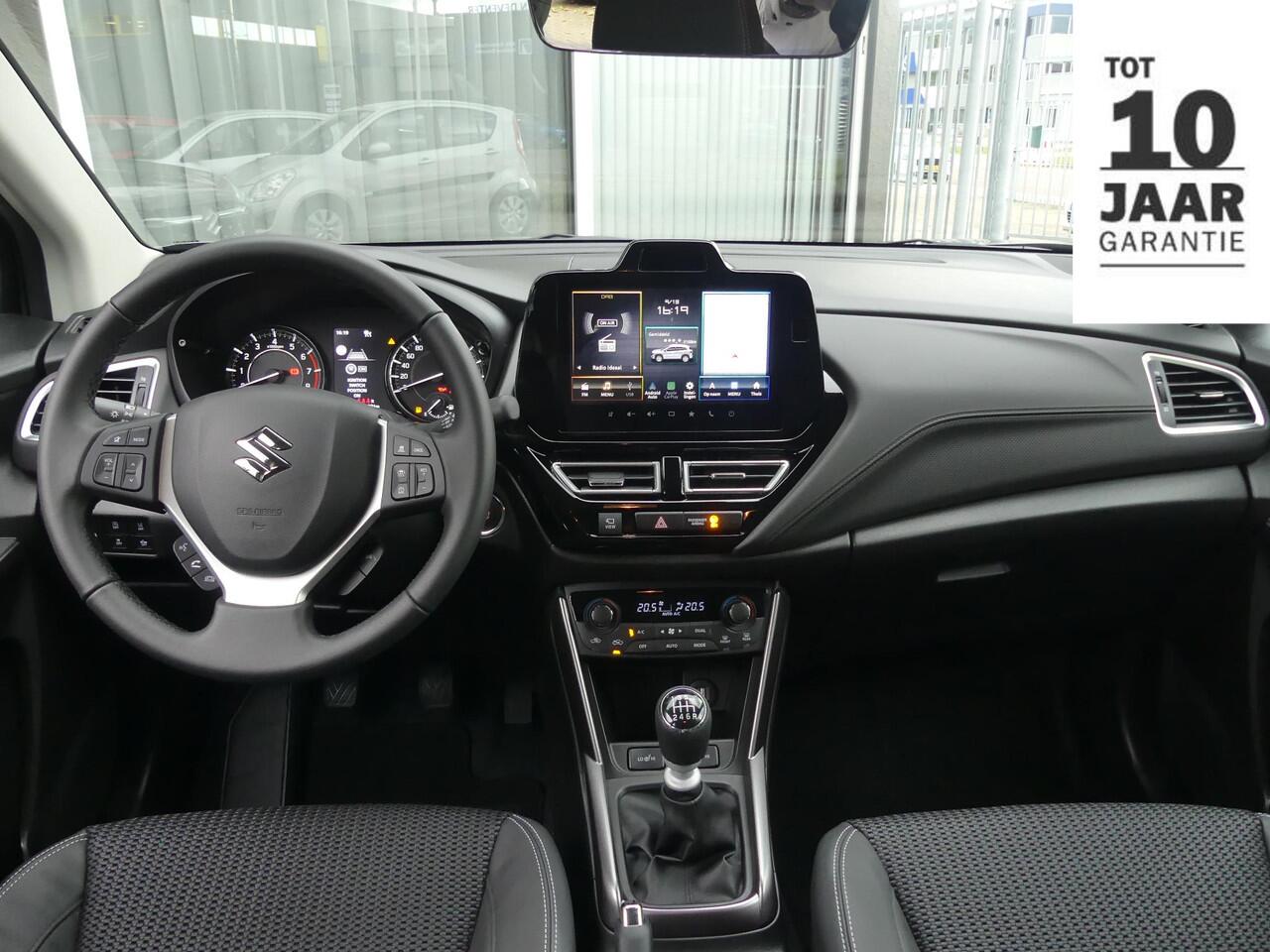 Suzuki S-Cross 1.4 Boosterjet Style Smart Hybrid NIEUWE AUTO, UIT VOORRAAD LEVERBAAR S-Cross Stijl uitvoering, 360 Camera, Climate control, Adaptive Cruise Control, Apple Carplay / Android Auto