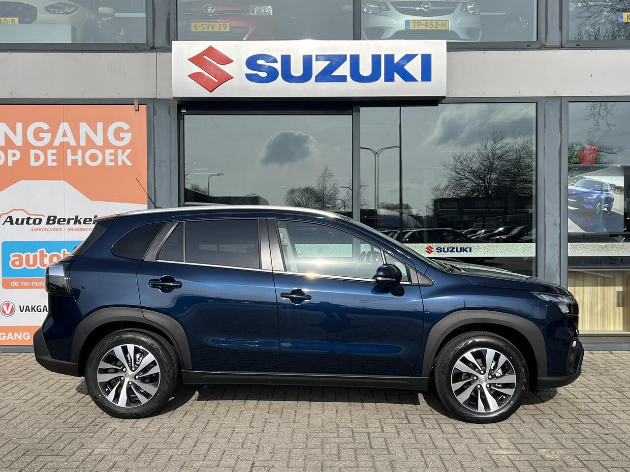 Suzuki S-Cross 1.4 Boosterjet Select Smart Hybrid Nieuw, Rijklaar, inclusief Metallic voor ¤ 32.199,= !