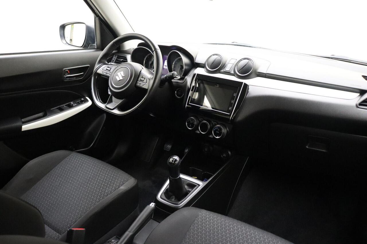 Suzuki SWIFT 1.0 Stijl Smart Hybrid 111pk | Navigatie | Adaptive Cruise Control | Climate Control | Camera | Achterspoiler | Stoelverwarming | Lichtmetalen Velgen