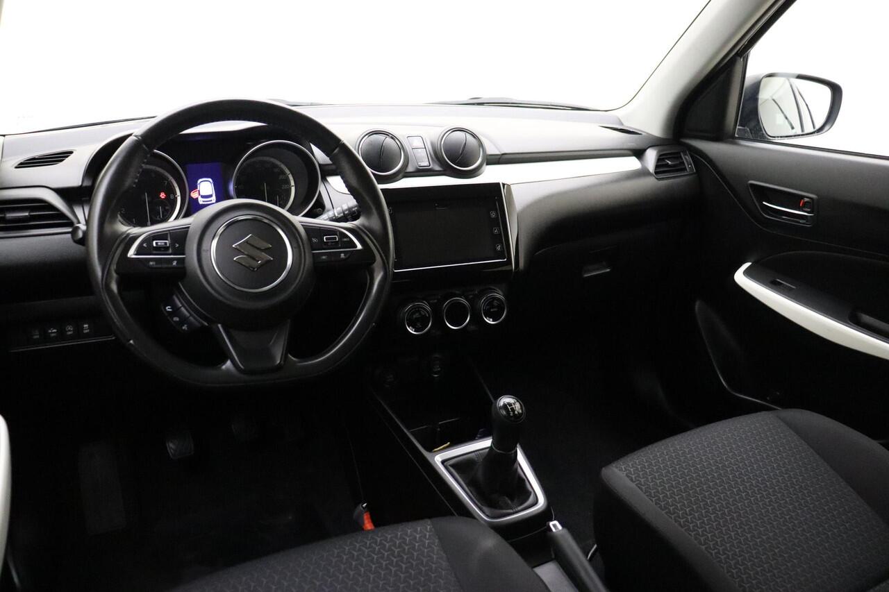 Suzuki SWIFT 1.0 Stijl Smart Hybrid 111pk | Navigatie | Adaptive Cruise Control | Climate Control | Camera | Achterspoiler | Stoelverwarming | Lichtmetalen Velgen