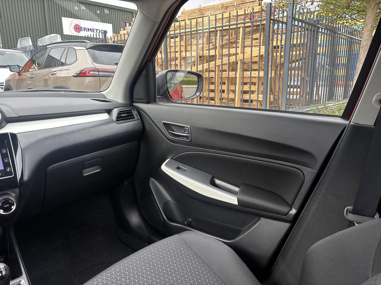 Suzuki SWIFT 1.0 Stijl Smart Hybrid | Rijklaarprijs